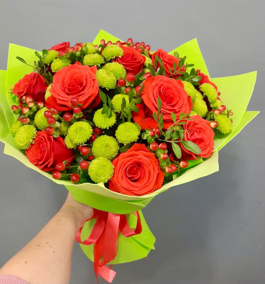 Букет цветов из: Хризантемы и Розы в Селятино