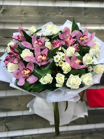 Букет цветов из: Розы и Хризантемы в Селятино