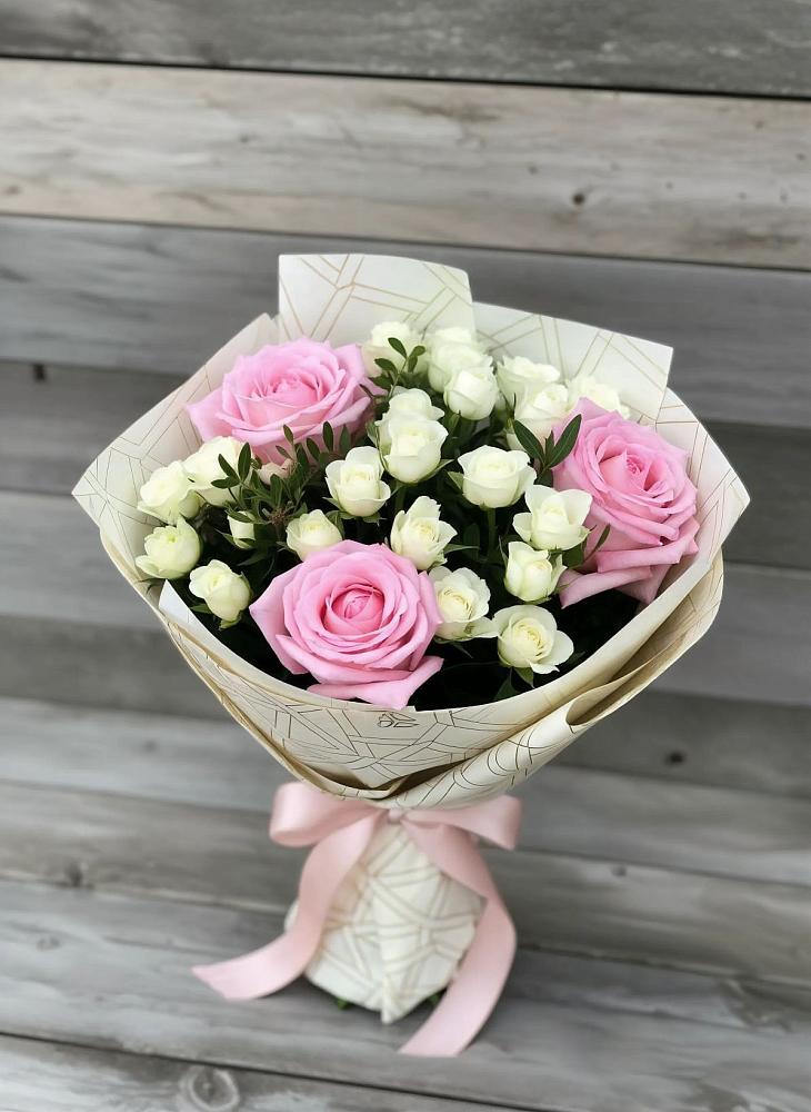 Букет цветов из: Розы в Селятино