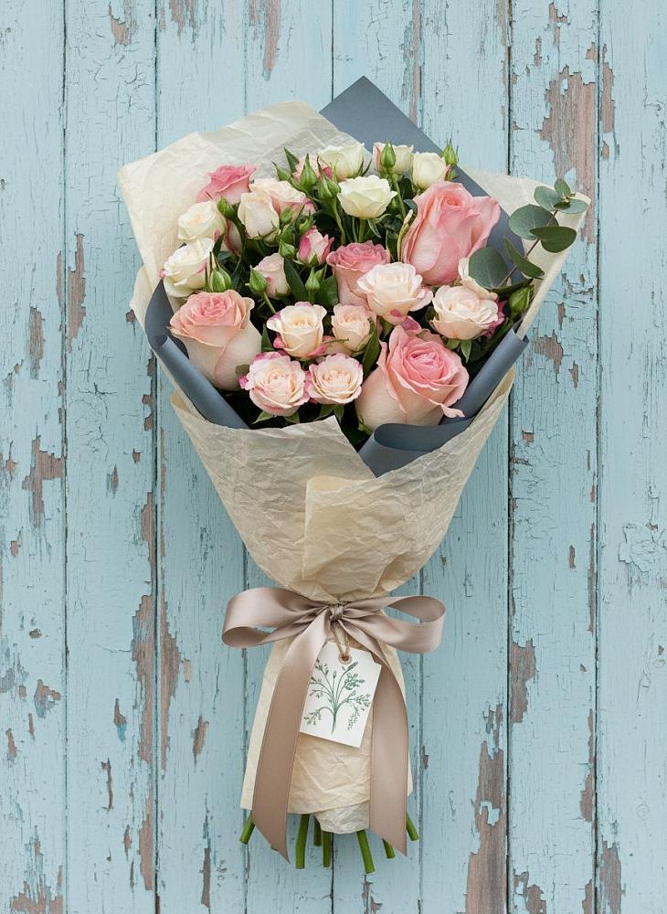 Букет цветов из: Розы в Селятино