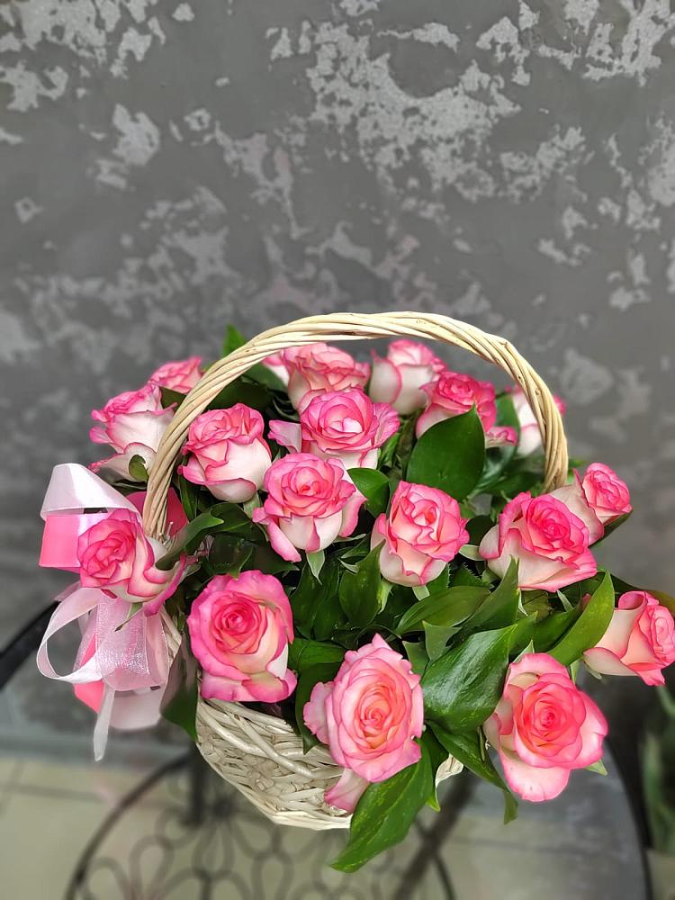 Цветочная композиция из Розы в корзине в Селятино
