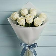Букет 7 Белых роз Эдлесс Лав в Селятино