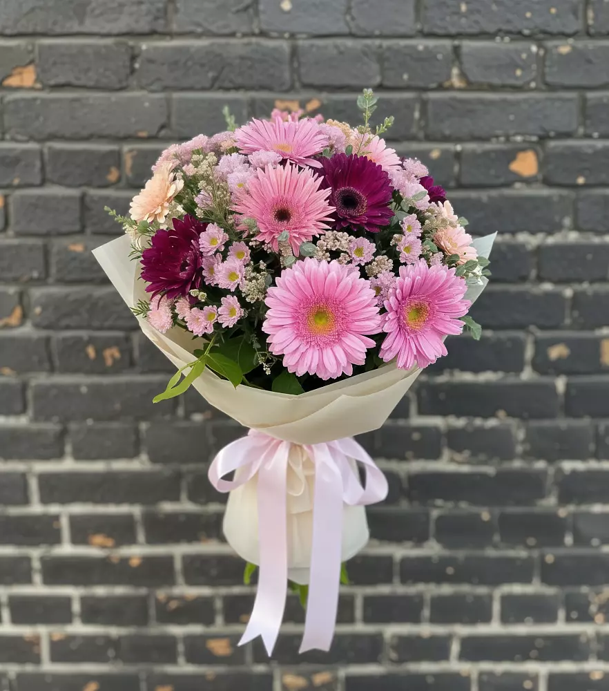 Букет цветов из: Герберы и Хризантемы в Селятино