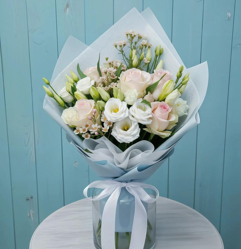 Букет цветов из: Розы и Лизиантусы в Селятино