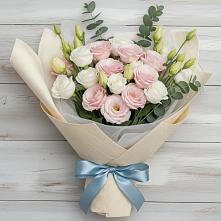 Букет цветов из:  Лизиантусы в Селятино