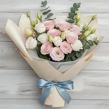 Букет цветов из:  Лизиантусы в Селятино