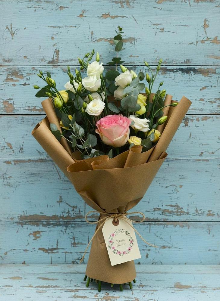 Букет цветов из: Розы и Лизиантусы в Селятино