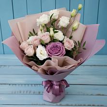 Букет цветов из:  Розы и Лизиантусы в Селятино
