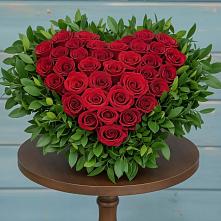 Цветочная композиция из Розы в виде сердца в Селятино