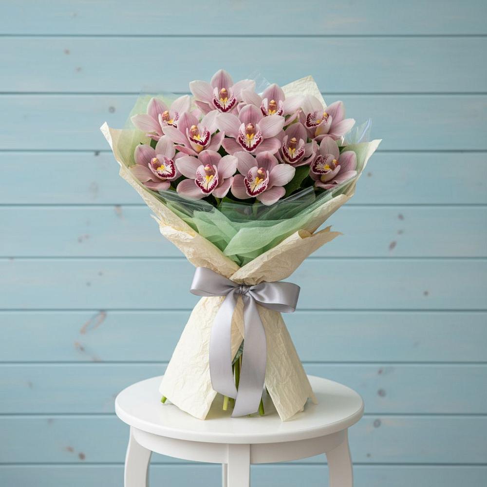 Букет цветов из: Орхидеи и Розы в Селятино