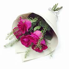 Букет цветов из:  Розы в Селятино