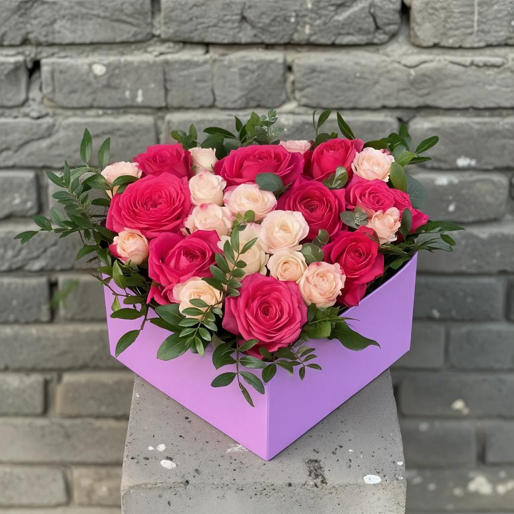 Цветочная композиция из Розы в коробке в Селятино