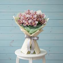 Букет цветов из:  Орхидеи и Розы в Селятино