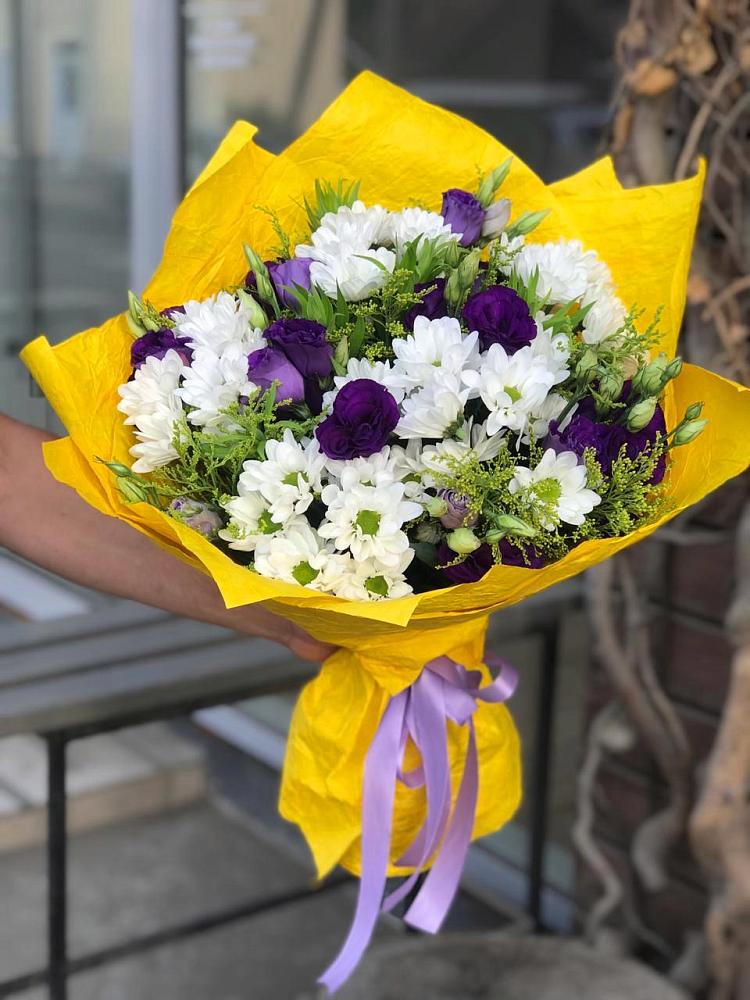 Букет цветов из: Ирисы, Хризантемы и Ромашки в Селятино