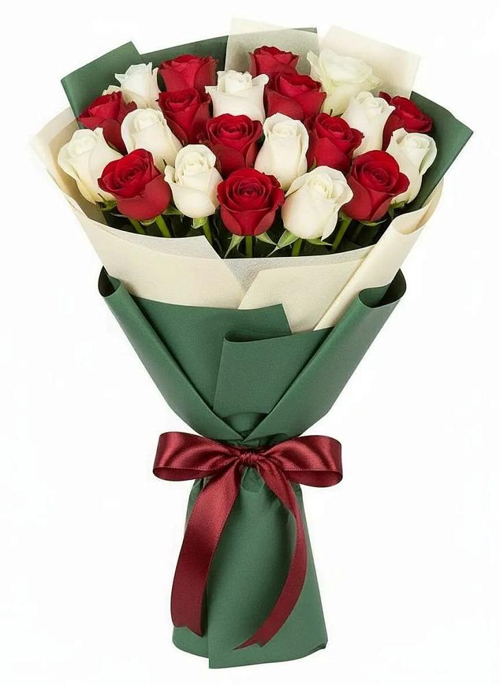 Букет Микс из красных и белых роз в Селятино