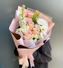 Букет цветов из:  Хризантемы и Розы в Селятино