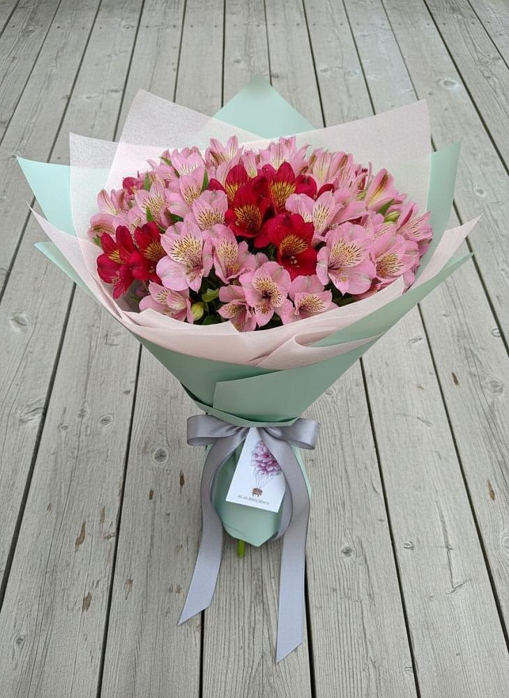 Букет цветов из: Альстромерии в Селятино