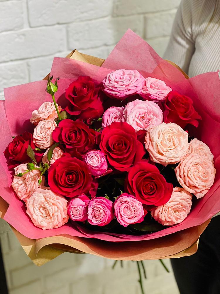 Букет цветов из: Розы в Селятино