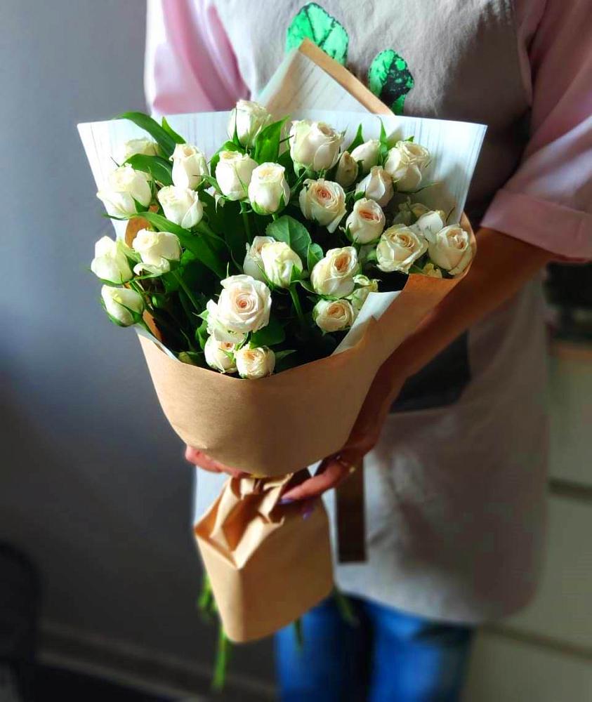 Букет цветов из: Розы в Селятино