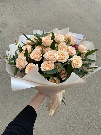 Букет Кремовые розы Латте в Селятино