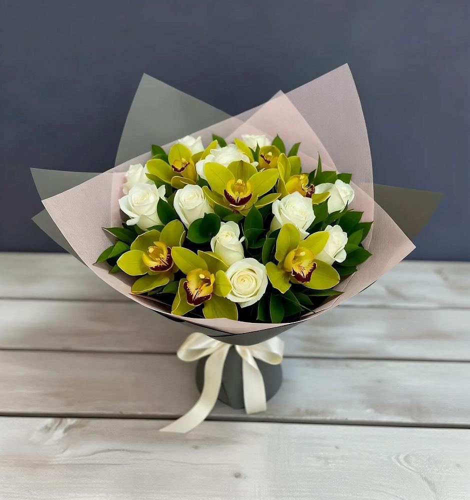 Букет цветов из: Орхидеи и Розы в Селятино