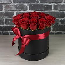 Цветочная композиция из Розы в шляпной коробке в Селятино