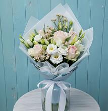 Букет цветов из:  Розы и Лизиантусы в Селятино