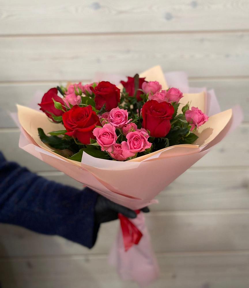 Букет цветов из: Розы в Селятино