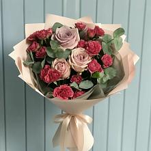 Букет цветов из:  Гвоздики и Розы в Селятино