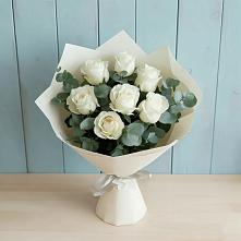 Букет Белые розы в Эвкалипте в Селятино