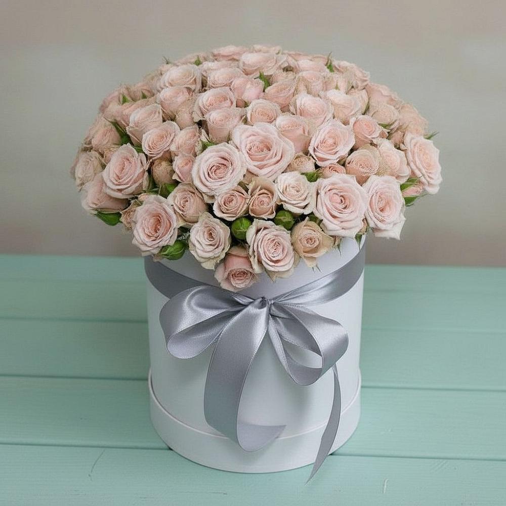 Цветочная композиция из Розы в шляпной коробке в Селятино